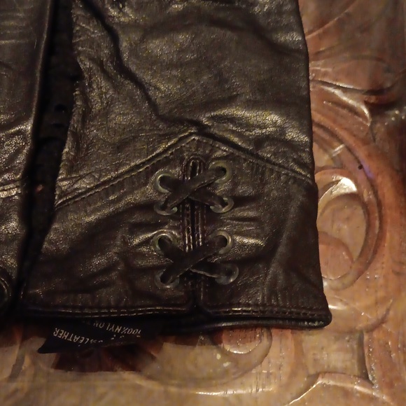 WILSONS FRINGE BLACK LEATHER GLOVES - MEDIUM - Picture 3 of 5